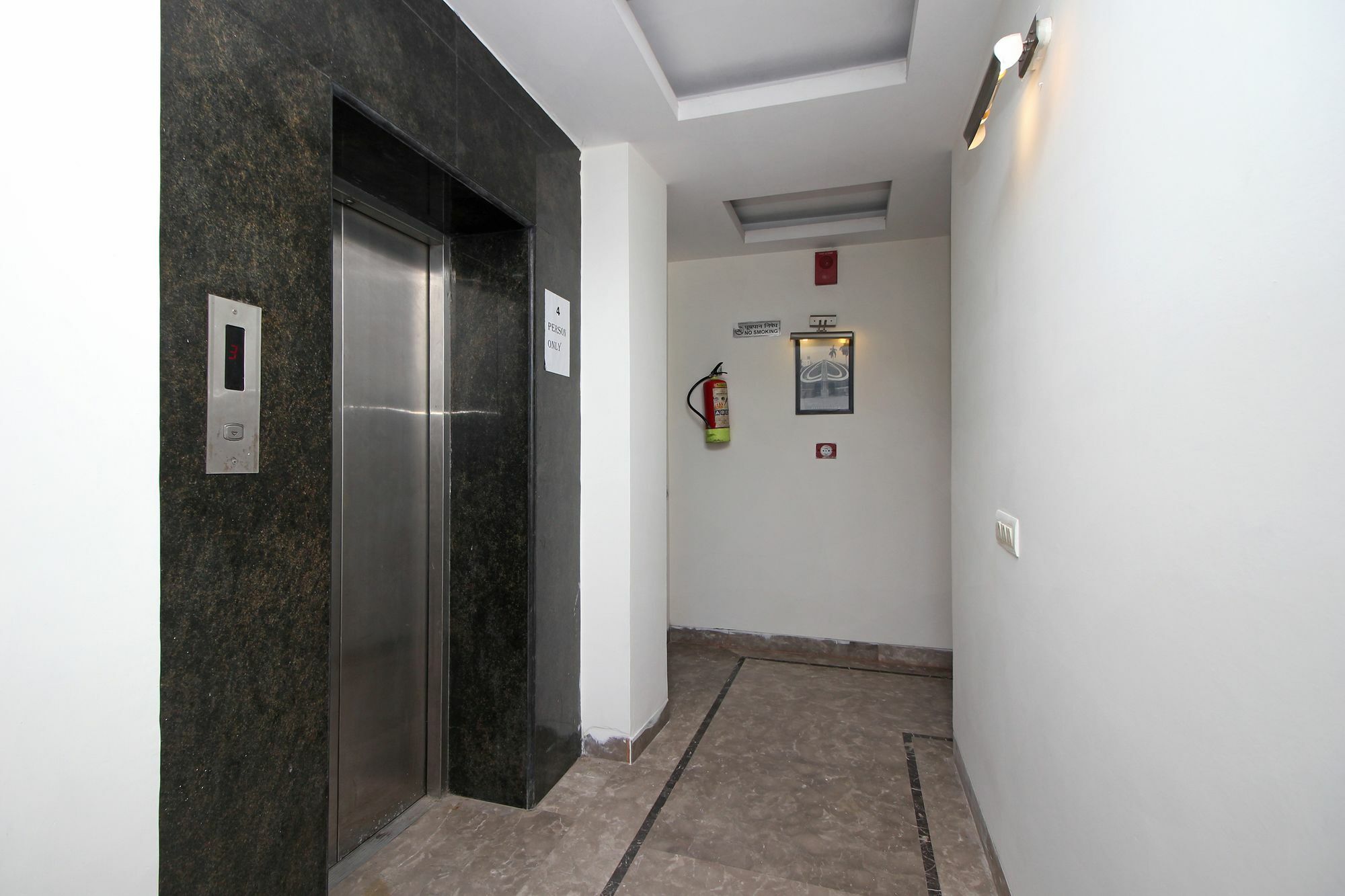 Oyo 9030 Hotel Delhi Airport Plaza نيودلهي المظهر الخارجي الصورة